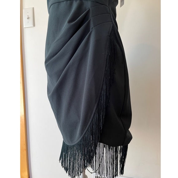 Cocktail dress with fringe and cinched waistline - Picture 3 of 4